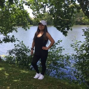 Meet your Posher, Paola